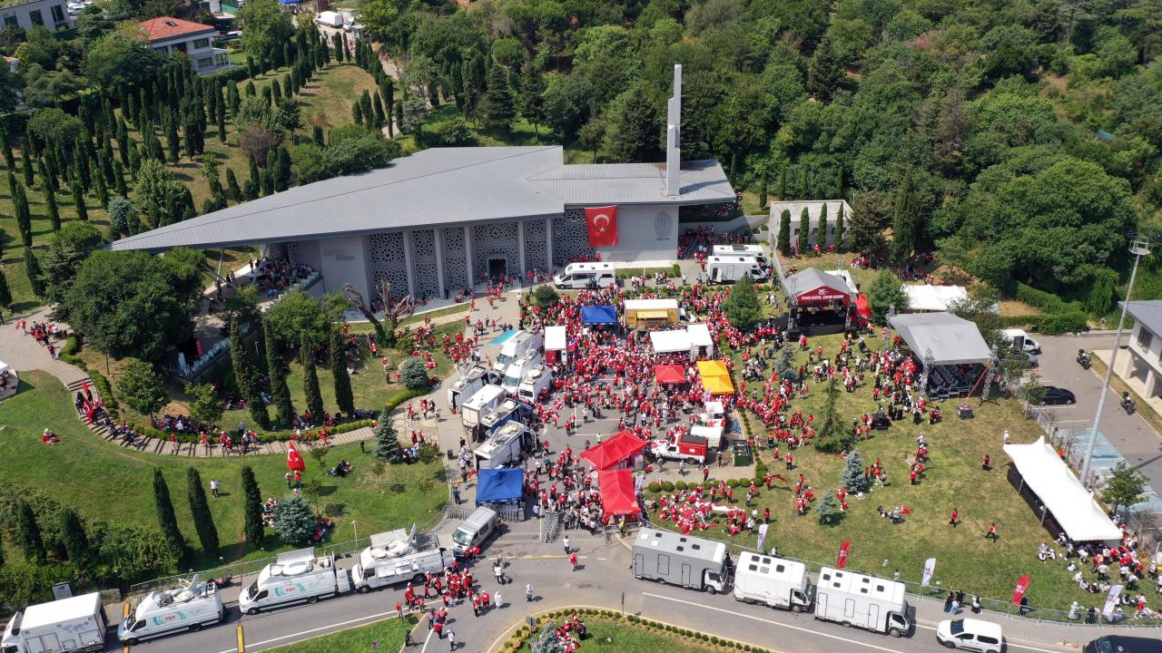 "15 Temmuz Şehitler Makamı" ve "Hafıza 15 Temmuz Müzesi"ne ziyaretçi akını