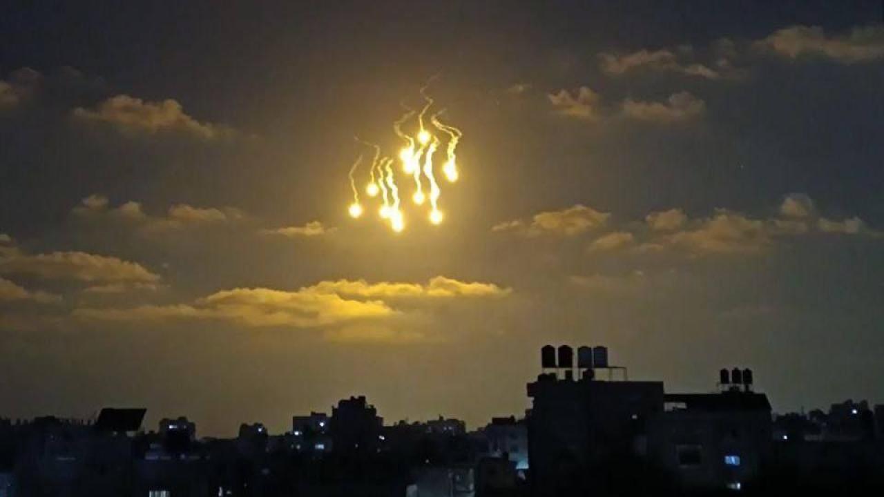 Hamas: İsrail’in gece boyunca Gazze’de evleri hedef alması ateşkes anlaşmasına açık bir darbedir