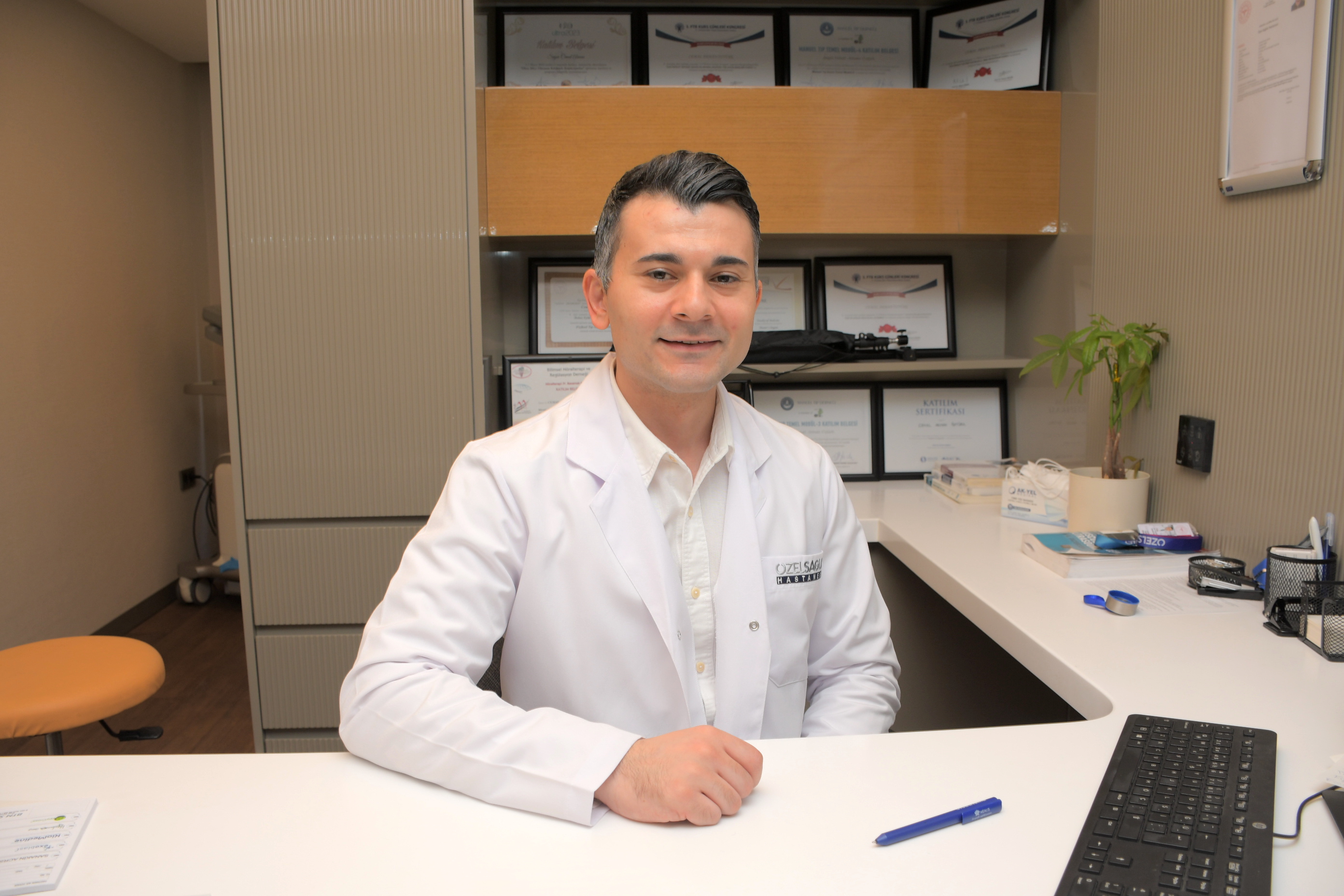 Uzman Doktor Uyarıyor: 'Dizimde Sıvı Bitmiş' İfadesi Doğru Değil