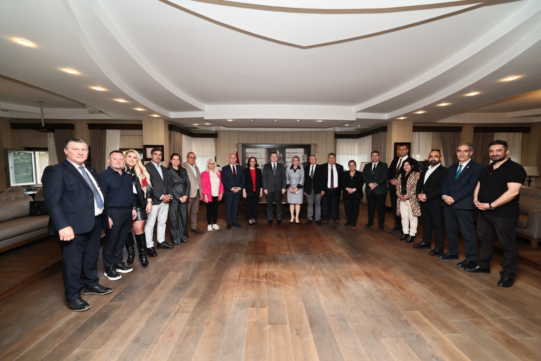 Başkan Balcıoğlu belediye personeli ile bayramlaştı