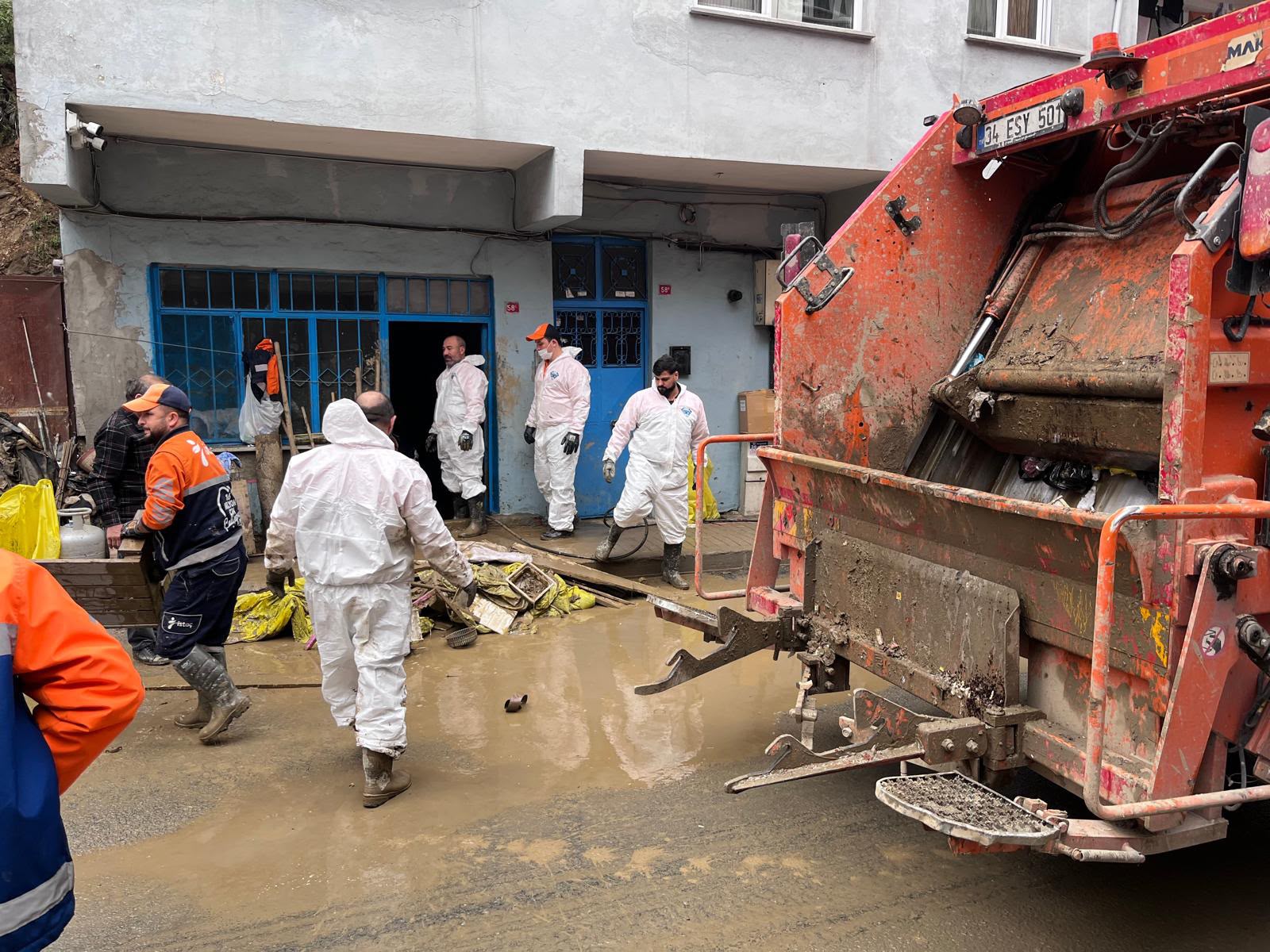 İstanbul’da Şiddetli Yağışların Ardından 859 Kişi Kurtarıldı