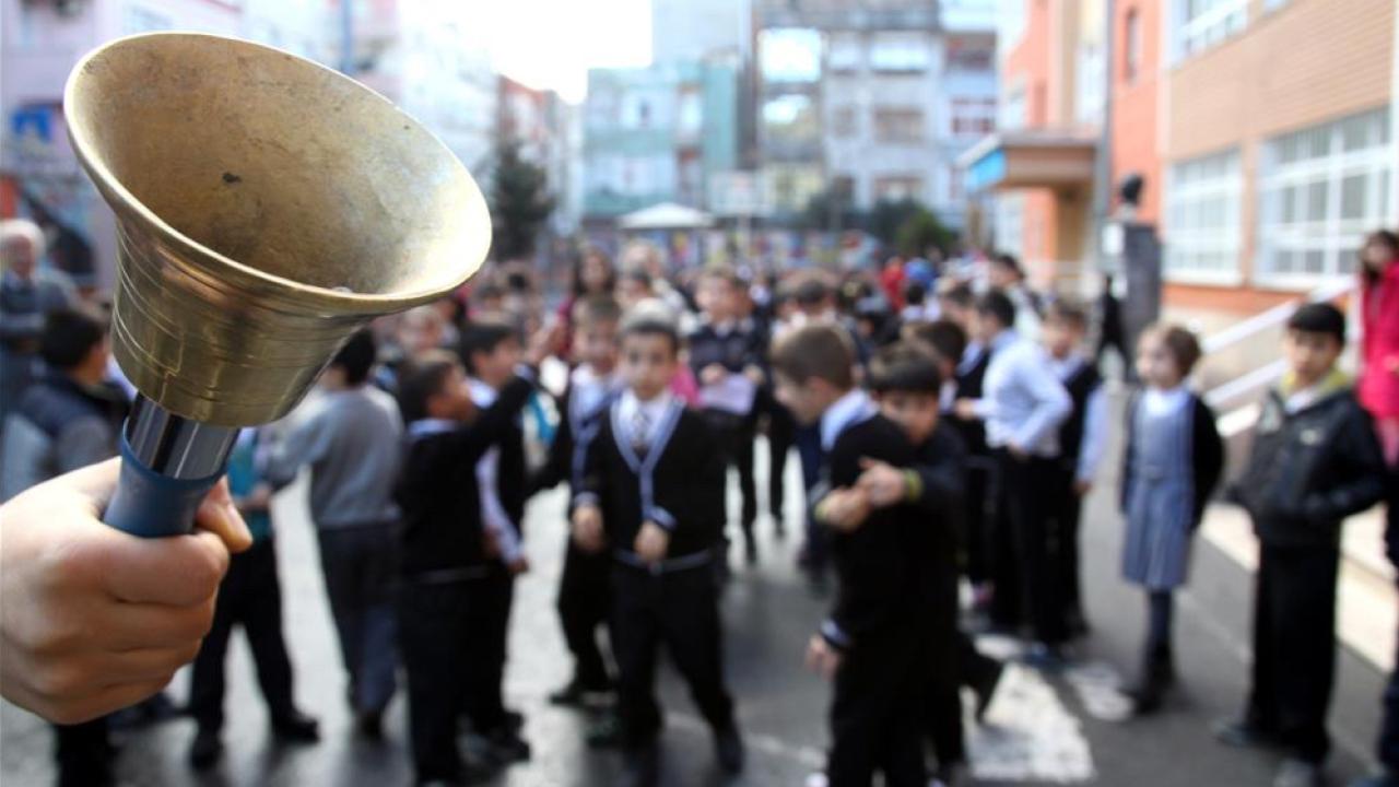 İstanbul'daki okullarda ilk gün eğitim 10.00-15.00 saatleri arasında yapılacak