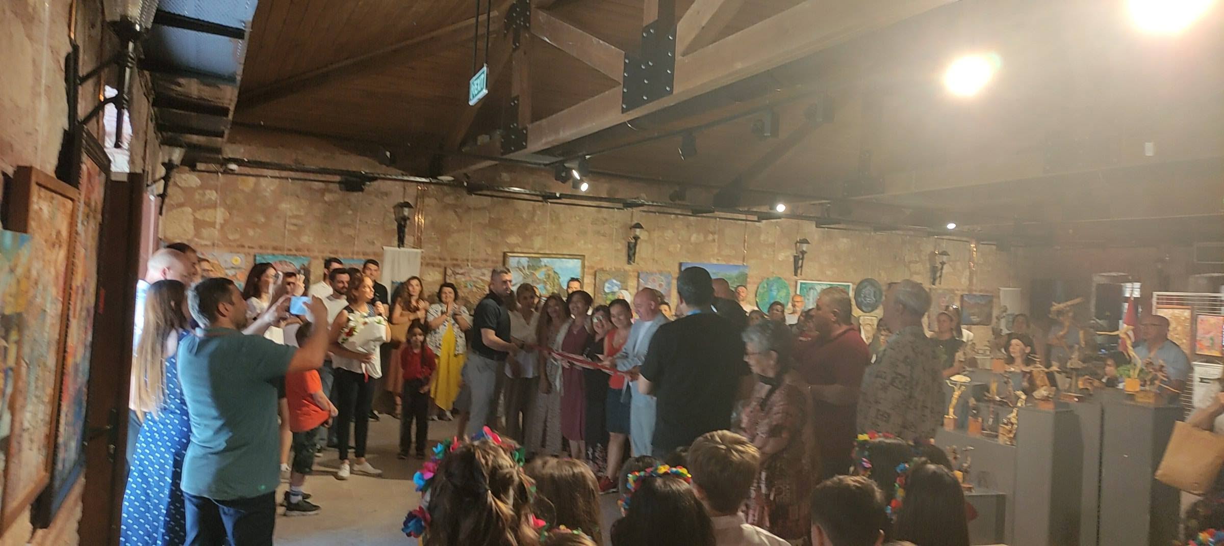 “Varoluşun Belleği” Sergisi Silivri’de Sanatseverlerle Buluştu